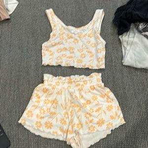 Colsie white and orange flower design sleep set size XS